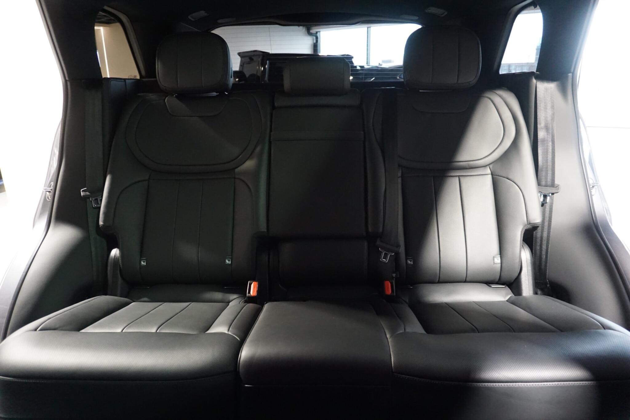 Land Rover Range Rover Sport 3.0 D300 MHEV Stealth Edition SUV 5dr Diesel Auto 4WD Euro 6 (s/s) (300 ps)